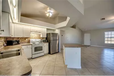 122 NW 9th Ter, Cape Coral, FL 33993 - Photo 6