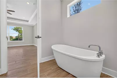 613 SW 13th St, Cape Coral, FL 33991 - Photo 16