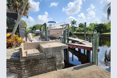 250 Alameda Ave, Fort Myers, FL 33905 - Photo 4