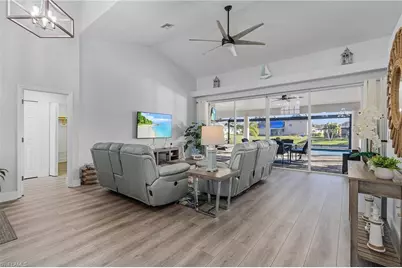 805 SW 8th Ct, Cape Coral, FL 33991 - Photo 4