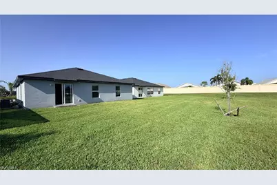 4007 San Clemente Ct, North Fort Myers, FL 33917 - Photo 4