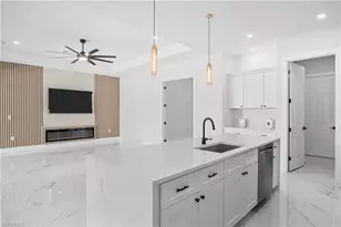 467 NE 5th Ave, Cape Coral, FL 33909 - Photo 6