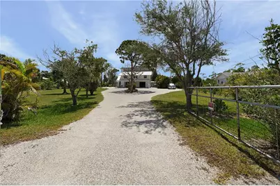 8626 Redwood Dr, Saint James City, FL 33956 - Photo 14