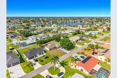 528 SE 27th St, Cape Coral, FL 33904 - Photo 2
