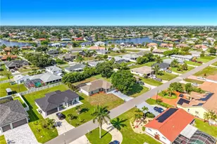 528 SE 27th St, Cape Coral, FL 33904 - Photo 2
