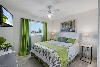 1006 NE 2nd Pl, Cape Coral, FL 33909 - Photo 28