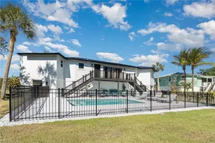 1720 Middle Gulf Dr, Sanibel, FL 33957 - Photo 4