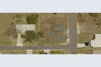 205 NW 4th Ter, Cape Coral, FL 33993 - Photo 2