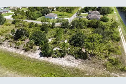 428 McClure St, Lehigh Acres, FL 33972 - Photo 4