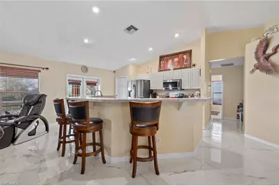 610 NE 12th St, Cape Coral, FL 33909 - Photo 6
