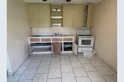 324 New York Dr, Fort Myers, FL 33905 - Photo 8