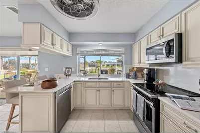 5240 SW 2nd Pl, Cape Coral, FL 33914 - Photo 12