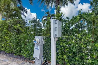 930 High Tide Ln, Fort Myers Beach, FL 33931 - Photo 2