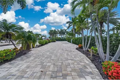 930 High Tide Ln, Fort Myers Beach, FL 33931 - Photo 6