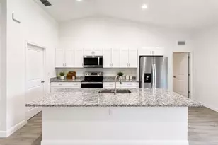 537 Greenbriar Blvd, Lehigh Acres, FL 33972 - Photo 2