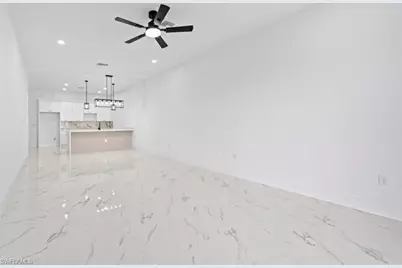913 NE 15th Ln, Cape Coral, FL 33909 - Photo 10