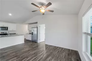 1317 NE 9th Ave, Cape Coral, FL 33909 - Photo 10