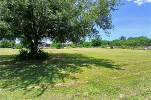 11300 Bridle Ln, Cape Coral, FL 33991 - Photo 4