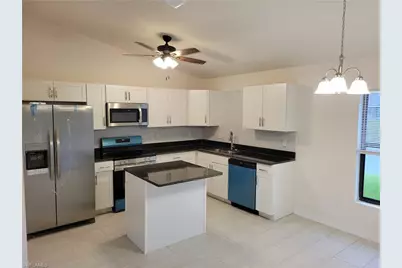 1105 NE 6th Pl, Cape Coral, FL 33909 - Photo 2
