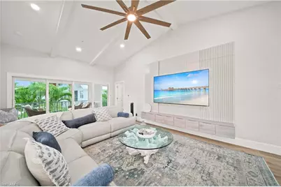 248 4th Ave S #D201, Naples, FL 34102 - Photo 4