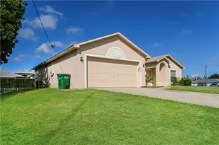 2908 SW 16th Pl, Cape Coral, FL 33914 - Photo 2