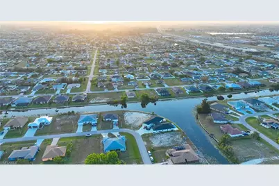 817 SW 8th St, Cape Coral, FL 33991 - Photo 20