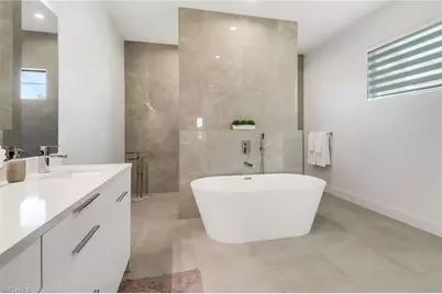 104 NE 6th St, Cape Coral, FL 33909 - Photo 26