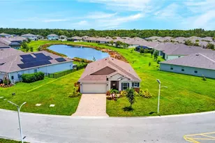 8959 Cascade Price Cir, North Fort Myers, FL 33917 - Photo 38