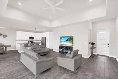 1049 Solar Ct, Labelle, FL 33935 - Photo 4