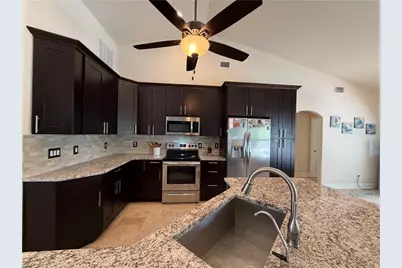 921 SW 5th Ter, Cape Coral, FL 33991 - Photo 8