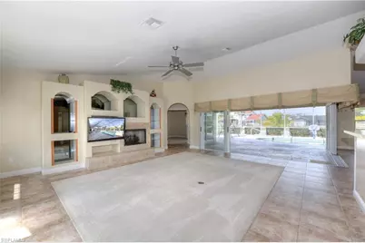 409 SW 7th St, Cape Coral, FL 33991 - Photo 4