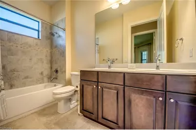 8260 Venetian Pointe Dr, Fort Myers, FL 33908 - Photo 30