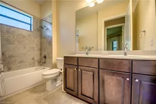 8260 Venetian Pointe Dr, Fort Myers, FL 33908 - Photo 30