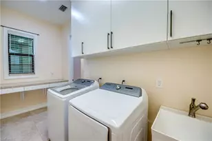 8260 Venetian Pointe Dr, Fort Myers, FL 33908 - Photo 34