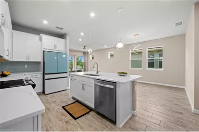 10288 Bonavie Cove Dr, Fort Myers, FL 33966 - Photo 2
