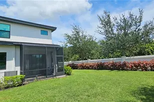 7510 Rockefeller Dr, Naples, FL 34119 - Photo 2