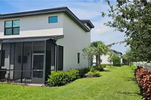 7510 Rockefeller Dr, Naples, FL 34119 - Photo 8