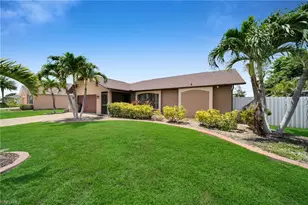 203 SE 16th Terrace, Cape Coral, FL 33990 - Photo 2