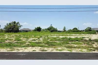 1406 NE 12th St, Cape Coral, FL 33909 - Photo 1
