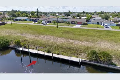 1102 SE 13th Ave, Cape Coral, FL 33990 - Photo 4