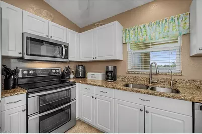 2125 NE 10th Ave, Cape Coral, FL 33909 - Photo 10