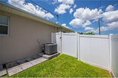 2125 NE 10th Ave, Cape Coral, FL 33909 - Photo 26