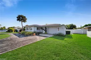 616 El Dorado Pkwy E, Cape Coral, FL 33904 - Photo 16