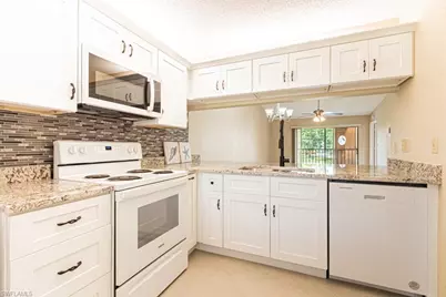 9275 Lake Park Dr #204, Fort Myers, FL 33919 - Photo 6
