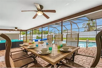 1721 SE 6th Ln, Cape Coral, FL 33990 - Photo 2