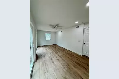 10002 Takomah Trl, Tampa, FL 33617 - Photo 14