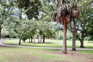 10002 Takomah Trail, Tampa, FL 33617 - Photo 36