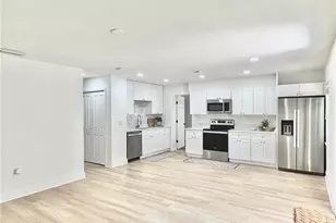 10002 Takomah Trail, Tampa, FL 33617 - Photo 6