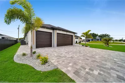 853 SW 15th Ave, Cape Coral, FL 33991 - Photo 2