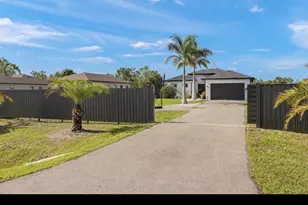 2552 70th Ave NE, Naples, FL 34120 - Photo 4